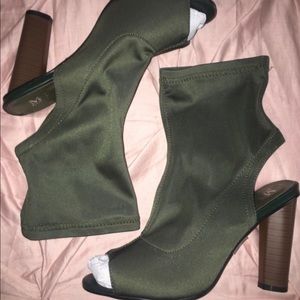 Olive Peep Toe Heel